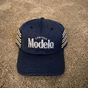 Modelo hat
